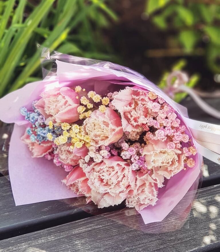 Puokštė "Tulpės ir gipsofilės šokis"