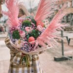 Skintų gėlių puokštė - Prabangi Floristo Interpretacija